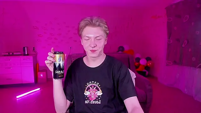 Snapshot of TheMikeSever chatting on January 12, 2025, 4:40 pm TheMikeSever online show from January 12, 2025, 4:40 pm