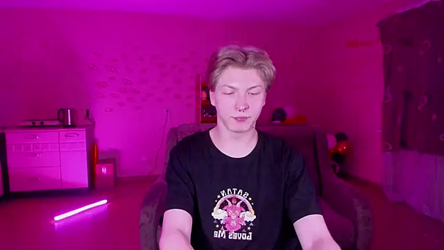 Snapshot of TheMikeSever chatting on January 14, 2025, 5:34 pm TheMikeSever online show from January 14, 2025, 5:34 pm