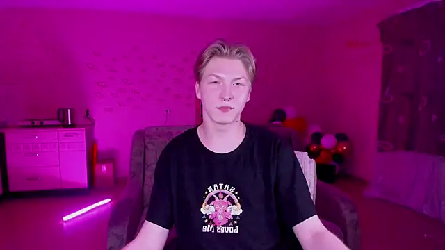 Snapshot of TheMikeSever chatting on January 15, 2025, 6:40 pm TheMikeSever online show from January 15, 2025, 6:40 pm