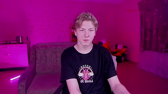 Snapshot of TheMikeSever chatting on January 26, 2025, 8:13 pm TheMikeSever online show from January 26, 2025, 8:13 pm