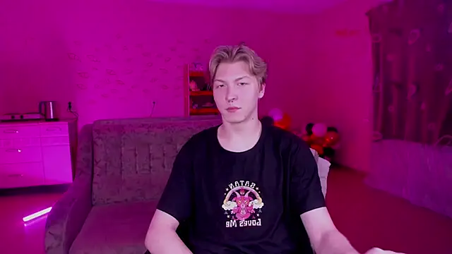 Snapshot of TheMikeSever chatting on January 26, 2025, 11:18 pm TheMikeSever online show from January 26, 2025, 11:18 pm