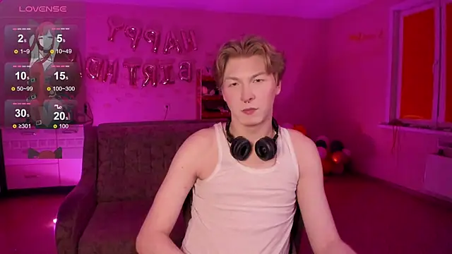 Snapshot of TheMikeSever chatting on February 18, 2025, 8:03 pm TheMikeSever online show from February 18, 2025, 8:03 pm