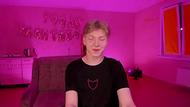 Snapshot of TheMikeSever chatting on March 18, 2025, 2:26 pm TheMikeSever online show from March 18, 2025, 2:26 pm