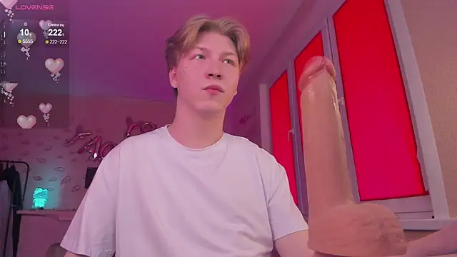 Snapshot of TheMikeSever chatting on September 12, 2025, 3:39 am TheMikeSever online show from September 12, 2025, 3:39 am