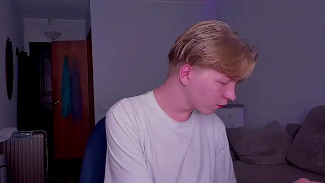 Snapshot of TheMikeSever chatting on November 17, 2025, 5:19 pm TheMikeSever online show from November 17, 2025, 5:19 pm