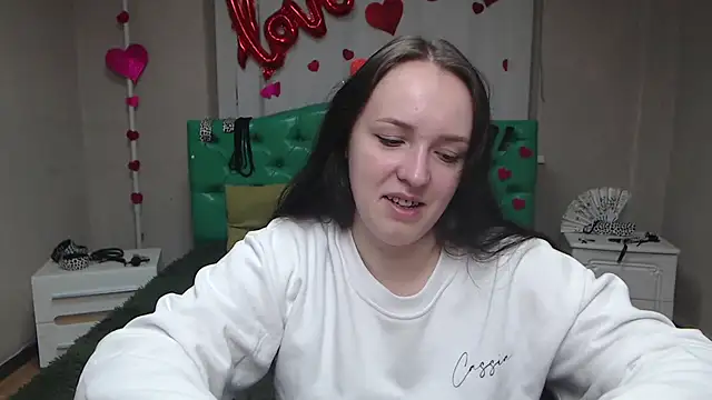 IsabelBlackberry online show from October 15, 2025, 5:18 am