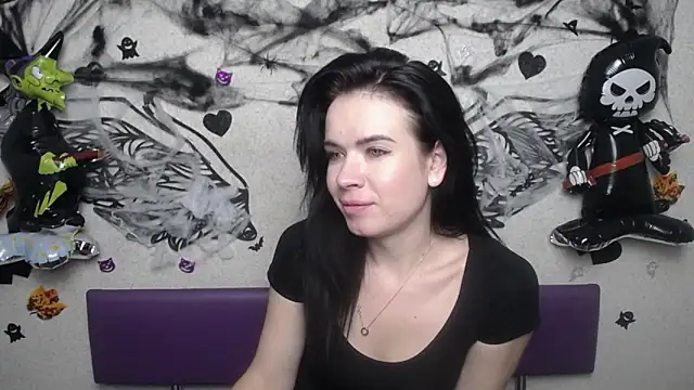 JasmineKouch online show from October 21, 2025, 5:24 pm