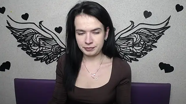 JasmineKouch online show from November 18, 2025, 7:57 am