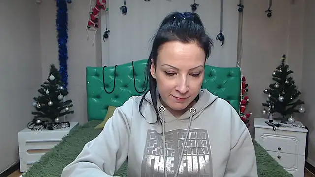 ElizabethSho online show from December 28, 2024, 1:08 am