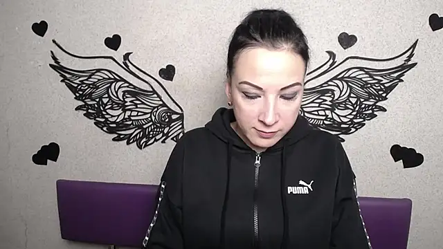 ElizabethSho online show from February 13, 2026, 6:15 pm