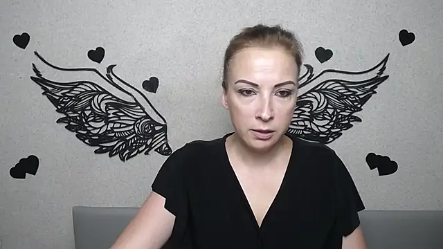 ElizabethSho online show from July 3, 2026, 5:19 pm