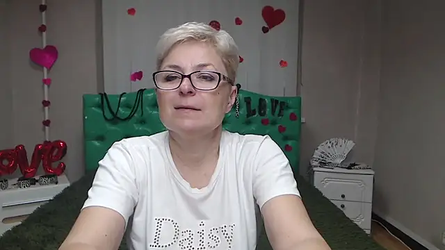 EmiliaGree online show from November 19, 2025, 6:19 pm