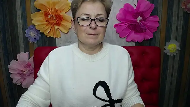 Snapshot of EmiliaGree chatting on May 14, 2026, 5:09 pm EmiliaGree online show from May 14, 2026, 5:09 pm
