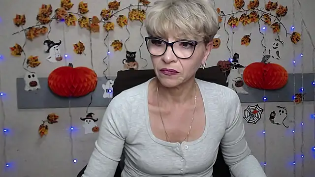 EllaBonito online show from October 20, 2025, 5:30 am