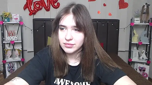 LauraHlot online show from February 17, 2025, 9:30 pm