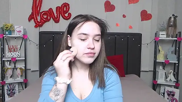 LauraHlot online show from February 26, 2025, 6:11 pm