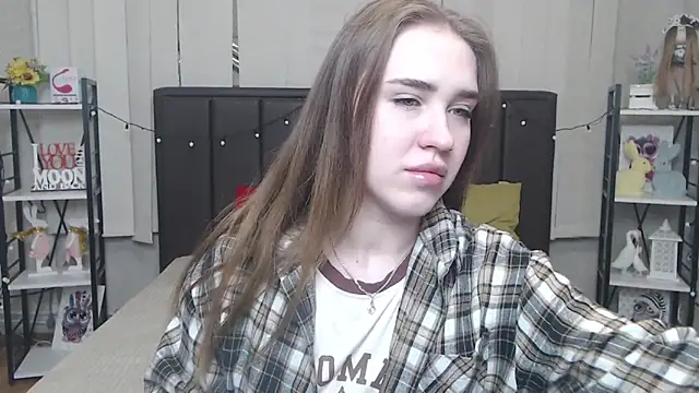 LauraHlot online show from October 19, 2025, 5:52 am