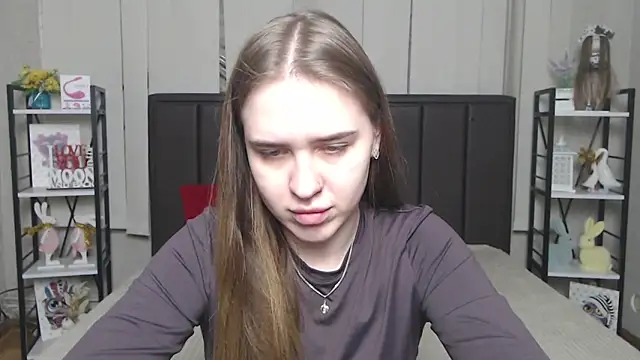 LauraHlot online show from November 27, 2025, 6:54 pm