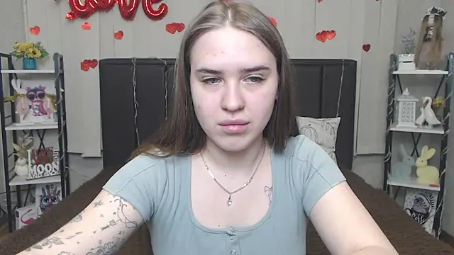 Snapshot of LauraHlot chatting on May 9, 2026, 5:29 pm LauraHlot online show from May 9, 2026, 5:29 pm