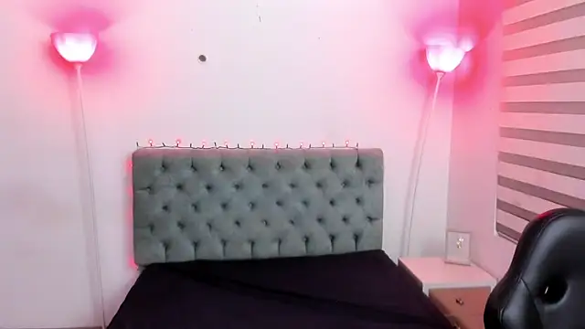 Camiila Osorio online show from February 7, 2025, 3:45 am