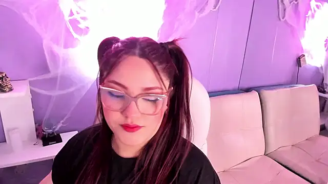 Camiila Osorio online show from October 15, 2025, 7:25 pm