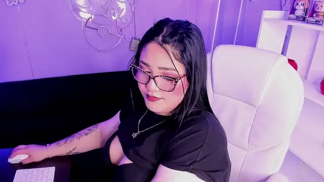 Camiila Osorio online show from March 5, 2026, 7:43 pm