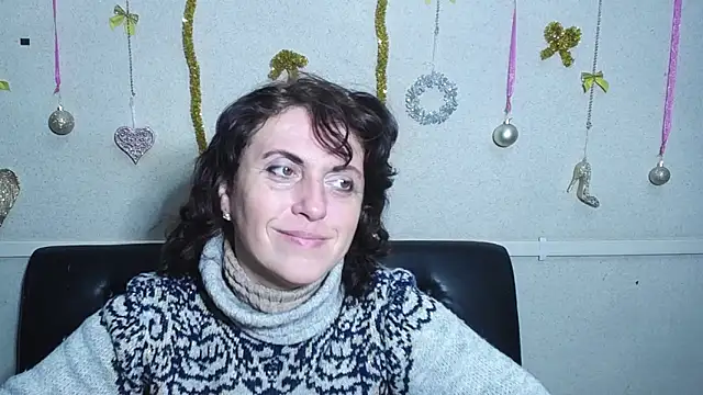 LuciaMii online show from December 29, 2024, 6:05 pm