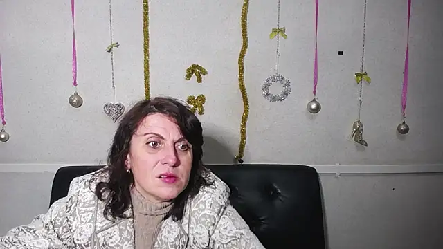 LuciaMii online show from January 15, 2025, 5:58 pm