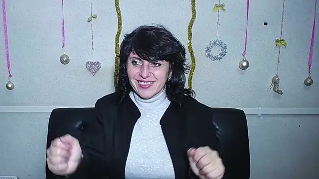 LuciaMii online show from January 18, 2025, 6:10 pm