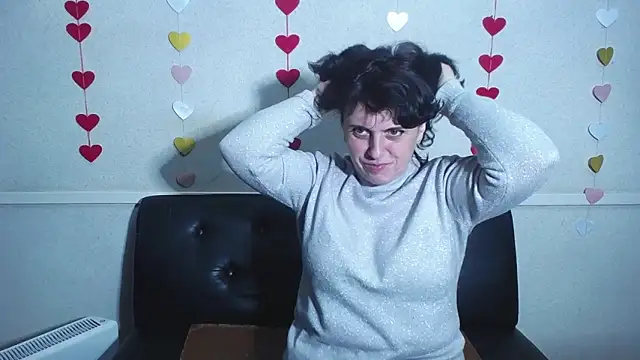 LuciaMii online show from January 28, 2025, 6:07 pm