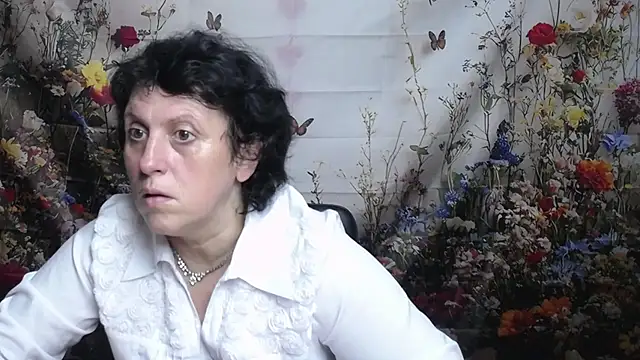 LuciaMii online show from September 16, 2025, 5:08 am