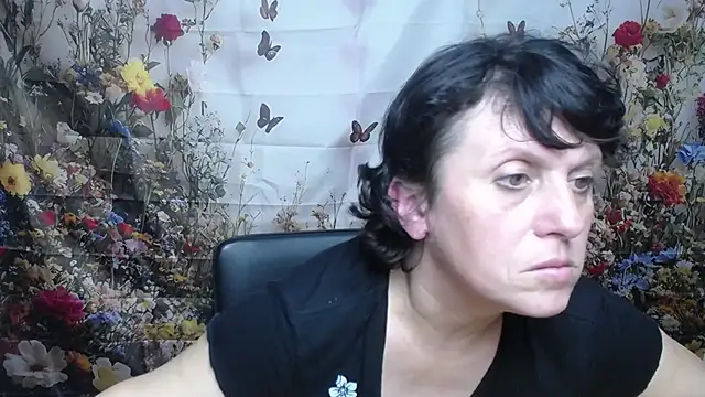 LuciaMii online show from September 30, 2025, 5:07 pm