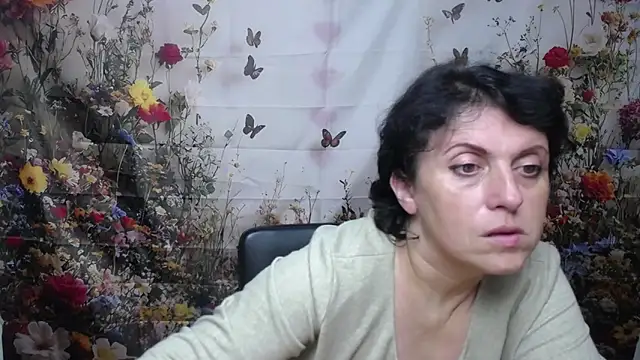 LuciaMii online show from October 7, 2025, 4:59 pm