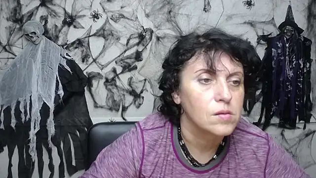 LuciaMii online show from October 19, 2025, 5:02 pm