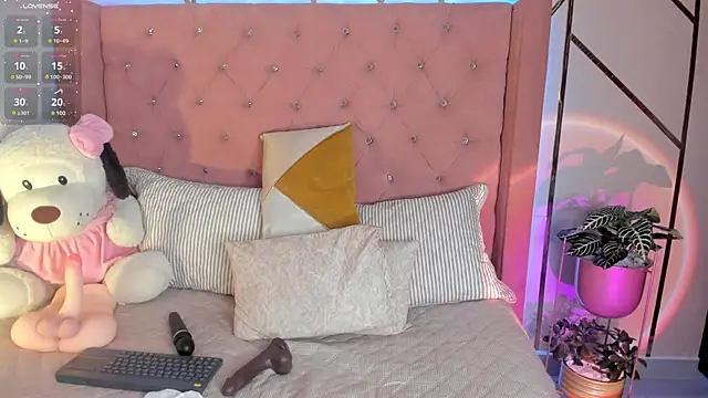 Snapshot of foxxxmegan chatting on February 13, 2025, 7:52 pm foxxxmegan online show from February 13, 2025, 7:52 pm