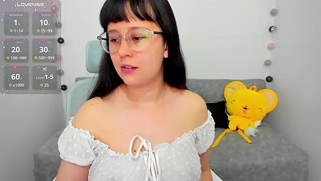 Sofiskies online show from November 8, 2025, 11:47 pm