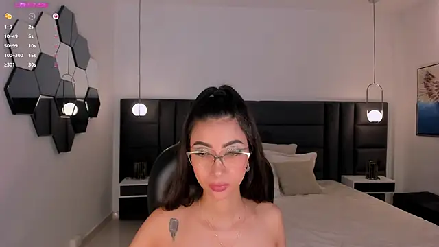 ValeriaVelvet online show from March 19, 2025, 5:50 pm