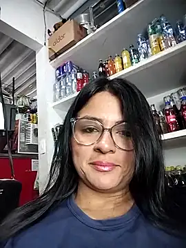 Linda Lars online show from November 3, 2025, 2:57 am