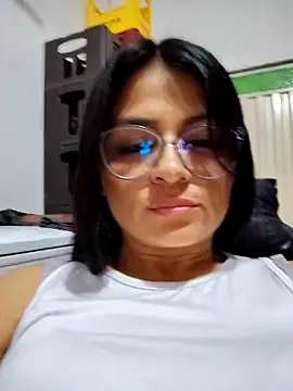 Linda Lars online show from April 16, 2026, 2:12 am