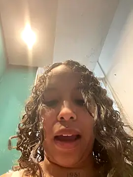 MarieLeon online show from October 5, 2025, 9:13 pm