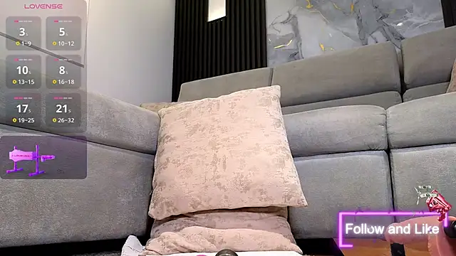 anellejones online show from November 7, 2025, 3:50 am