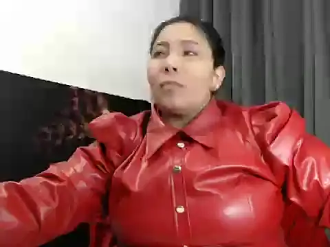 Snapshot of LeizaMagnus chatting on January 13, 2026, 6:02 pm LeizaMagnus online show from January 13, 2026, 6:02 pm