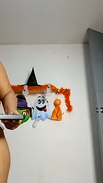 Snapshot of brown_halos chatting on October 17, 2025, 1:31 am brown halos online show from October 17, 2025, 1:31 am