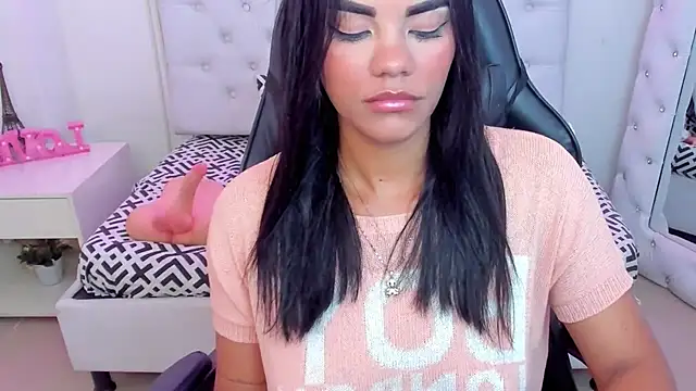 Snapshot of silvana__miller chatting on January 14, 2025, 7:11 pm silvana miller online show from January 14, 2025, 7:11 pm