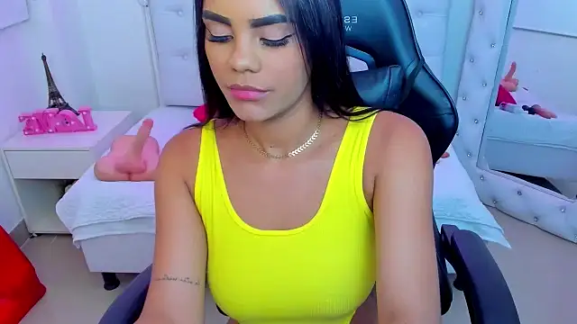 Snapshot of silvana__miller chatting on February 12, 2025, 7:02 pm silvana miller online show from February 12, 2025, 7:02 pm