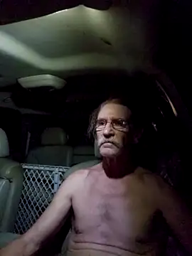 Snapshot of coolbrease10 chatting on October 28, 2025, 12:36 am coolbrease10 online show from October 28, 2025, 12:36 am