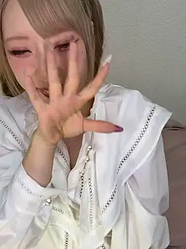 alice  1111 online show from April 12, 2026, 12:43 pm