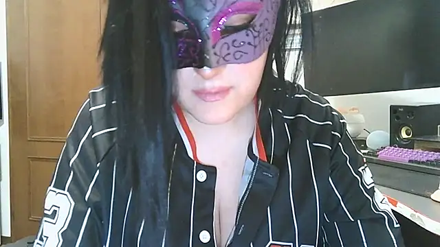 LaDamaNeraa online show from September 29, 2025, 1:27 pm