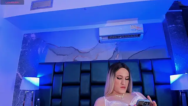 JESSI NAOMI online show from February 4, 2025, 7:07 am