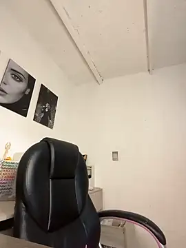 JESSI NAOMI online show from March 27, 2026, 4:40 am